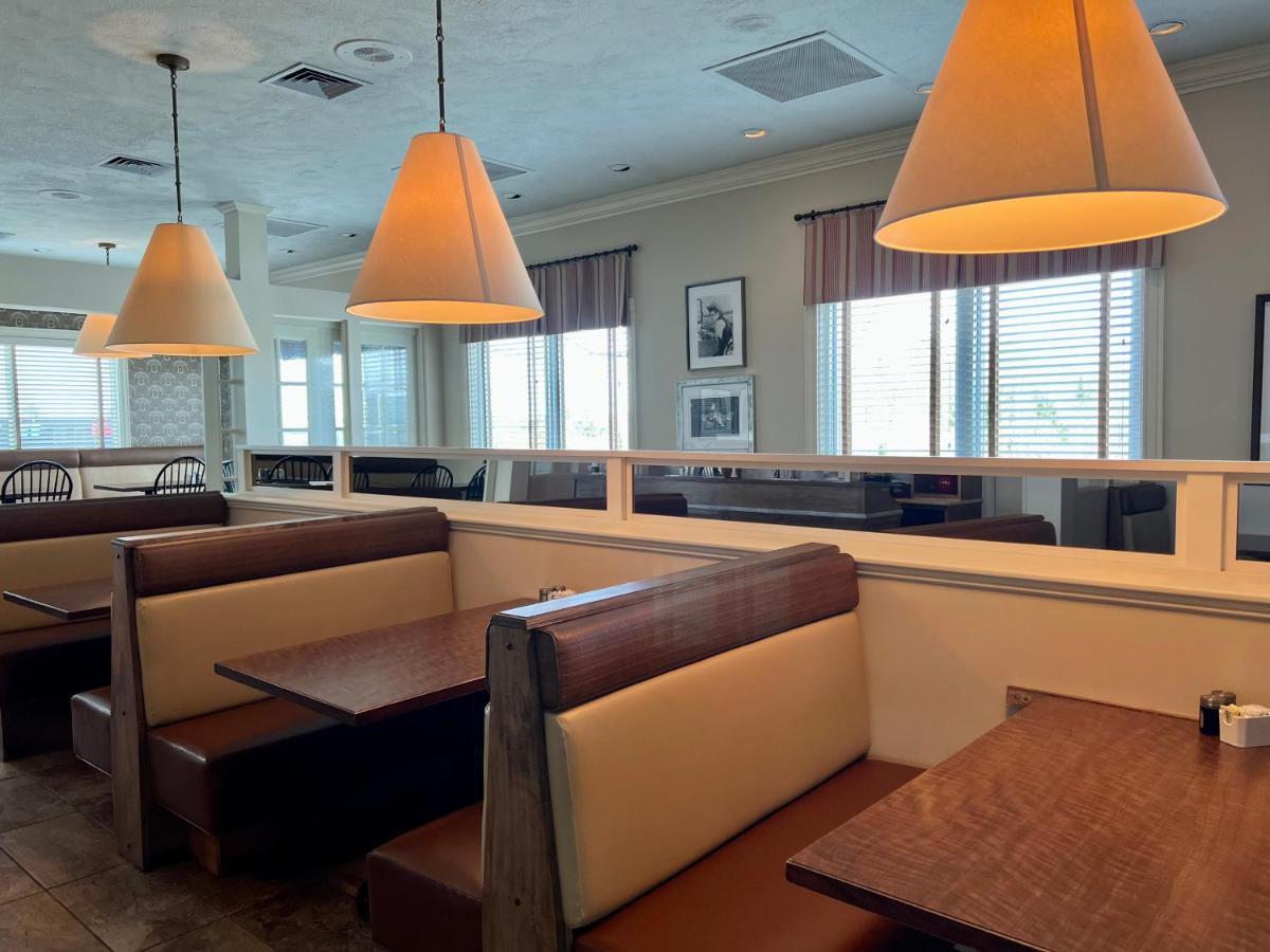 Atlantic Host Hotel, Trademark Collection By Wyndham Bathurst Extérieur photo