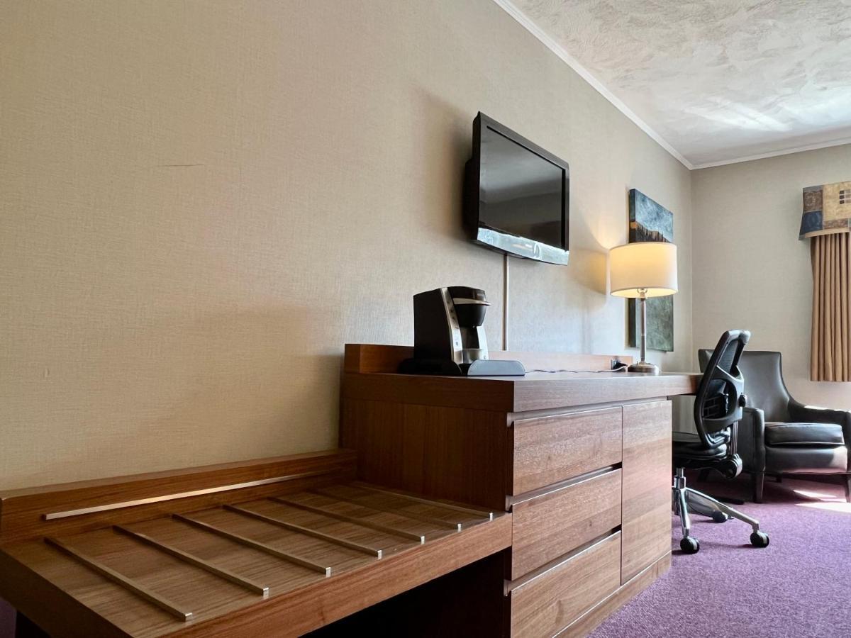 Atlantic Host Hotel, Trademark Collection By Wyndham Bathurst Extérieur photo