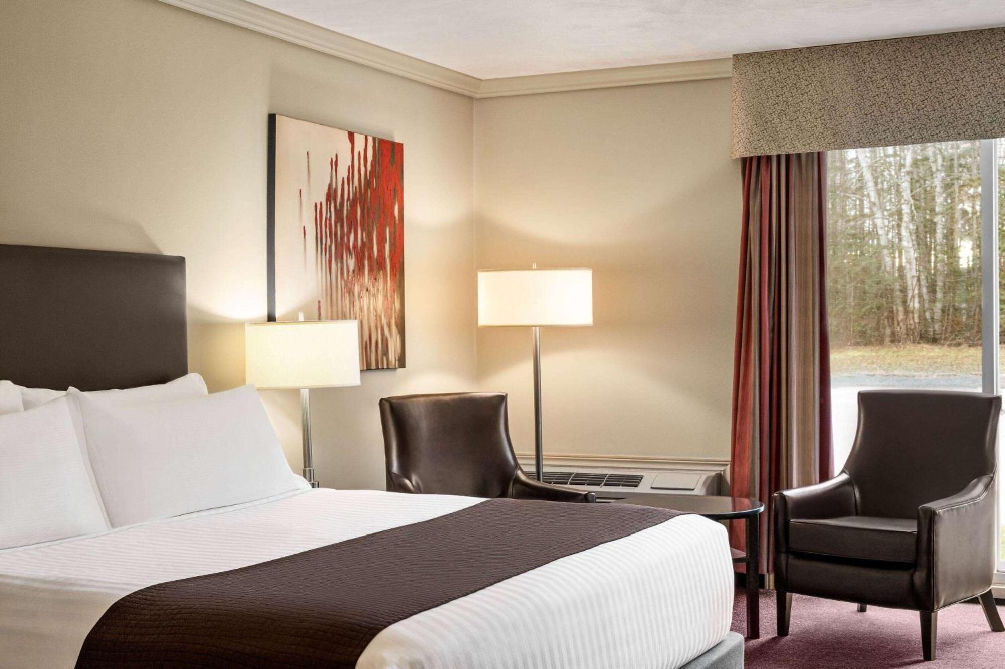 Atlantic Host Hotel, Trademark Collection By Wyndham Bathurst Extérieur photo