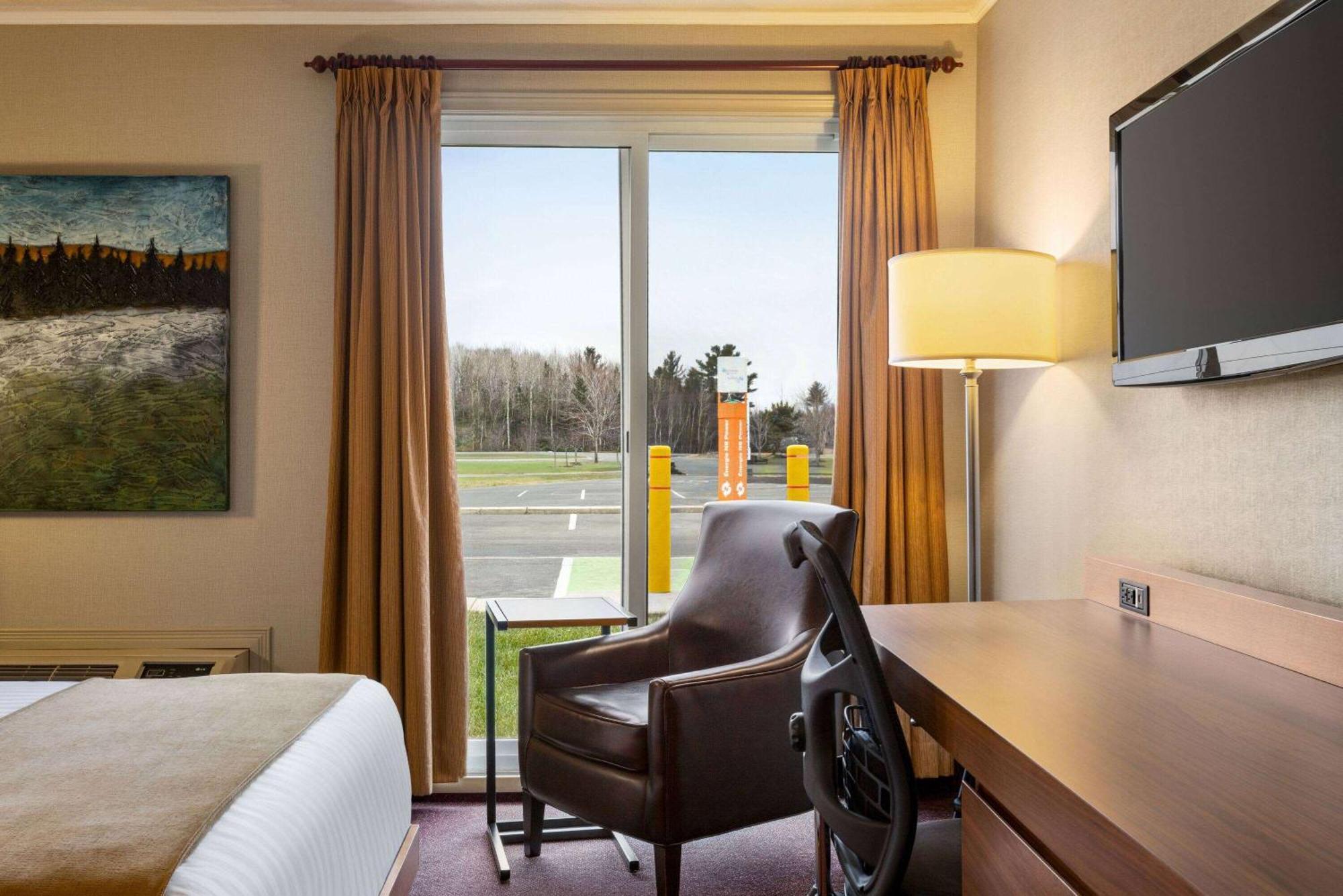 Atlantic Host Hotel, Trademark Collection By Wyndham Bathurst Extérieur photo