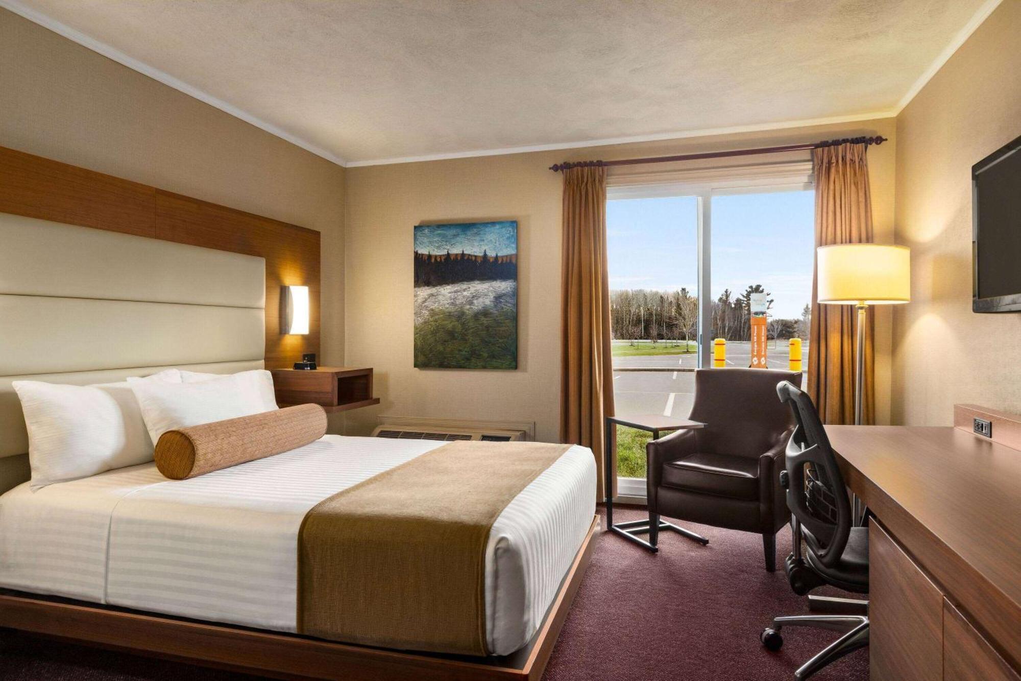 Atlantic Host Hotel, Trademark Collection By Wyndham Bathurst Extérieur photo